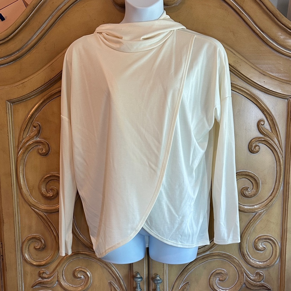 NWT Cable & Gauge Elegant Cream Drape Athleisure Top